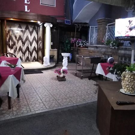 Hotel La Carina Grottaminarda Bagian luar foto