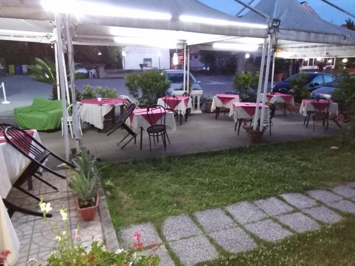 Hotel La Carina Grottaminarda Bagian luar foto