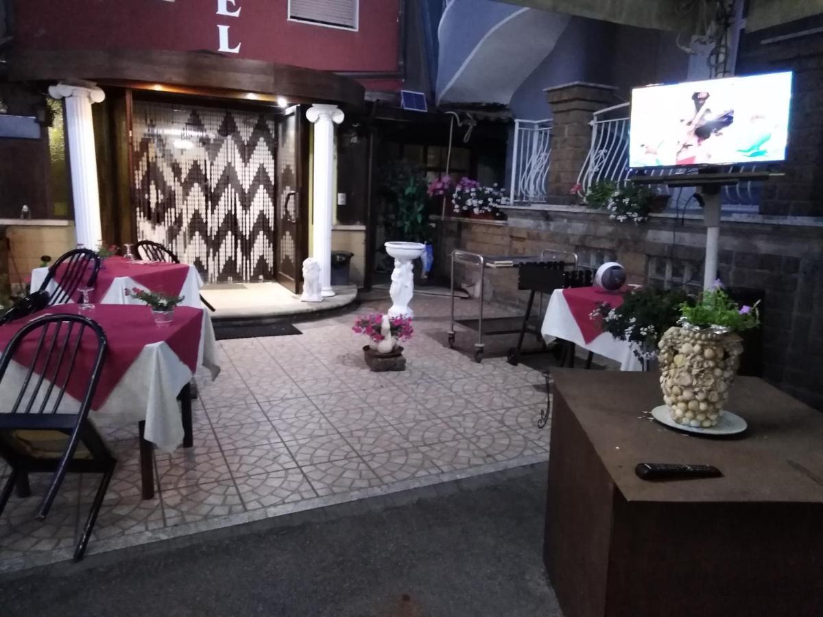 Hotel La Carina Grottaminarda Bagian luar foto