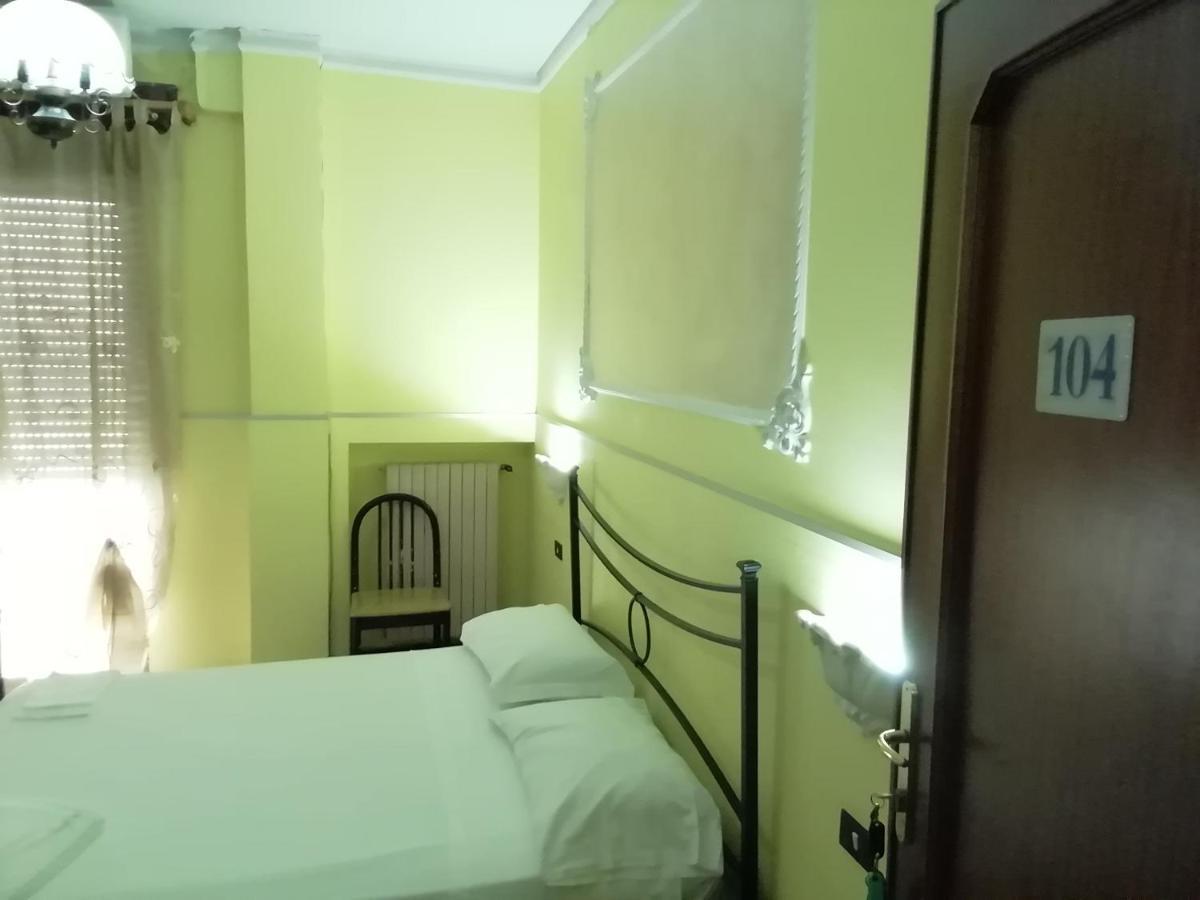 Hotel La Carina Grottaminarda Bagian luar foto