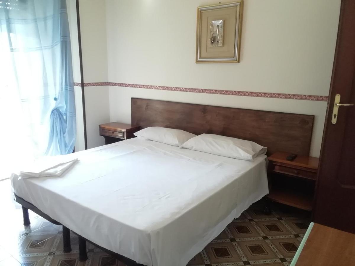 Hotel La Carina Grottaminarda Bagian luar foto