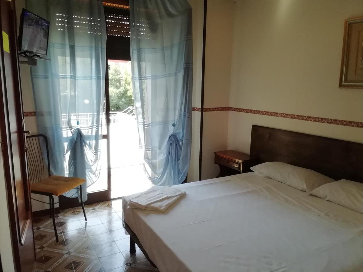 Hotel La Carina Grottaminarda Bagian luar foto