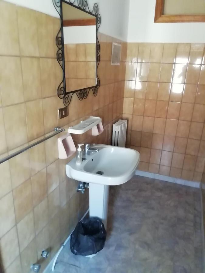 Hotel La Carina Grottaminarda Bagian luar foto