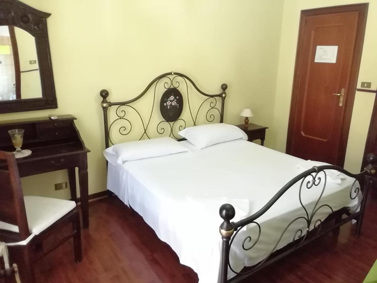 Hotel La Carina Grottaminarda Bagian luar foto